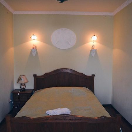 3-Room Apartments In Central City Lviv Eksteriør billede