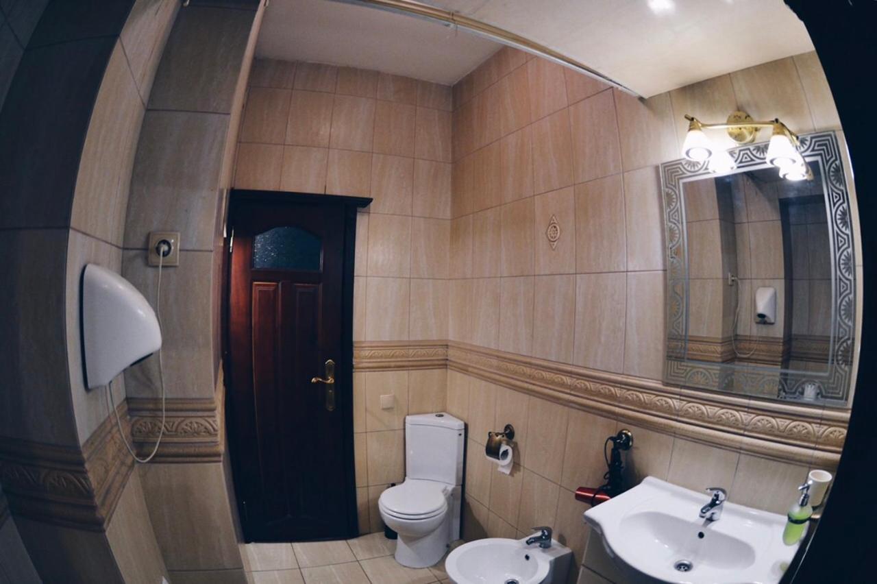 3-Room Apartments In Central City Lviv Eksteriør billede